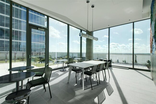 Building Photo - 44 East Ave