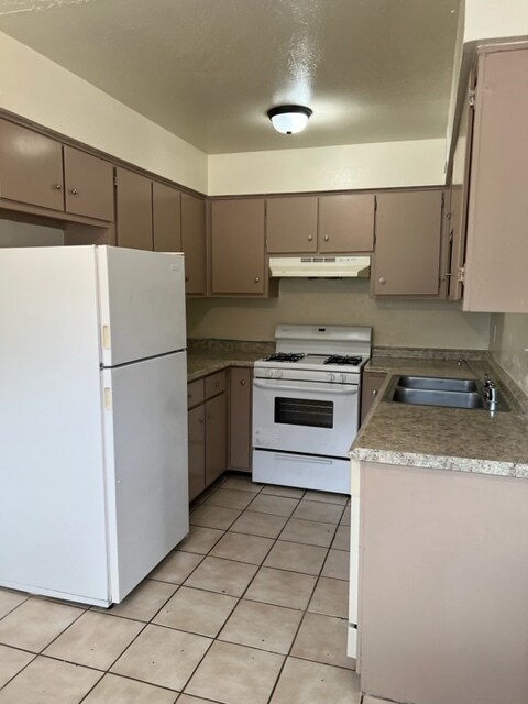 Building Photo - 401 Dorado Pl SE