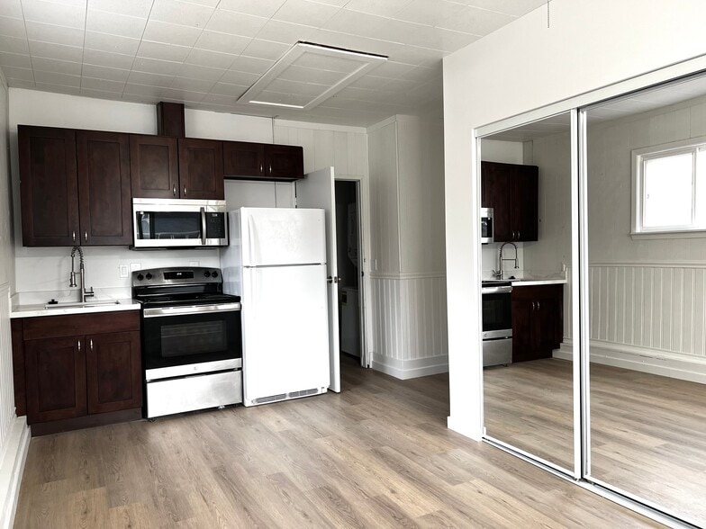 Building Photo - 25818 19th Ave S