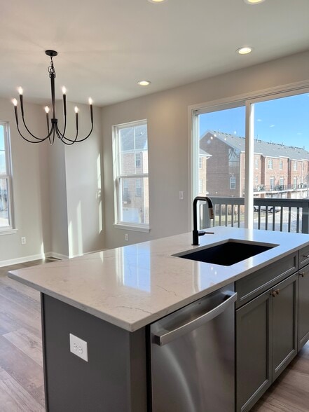 Building Photo - 15296 Mystic Rock Dr