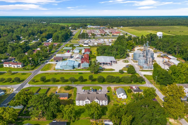 Building Photo - 406 N Dickerson St