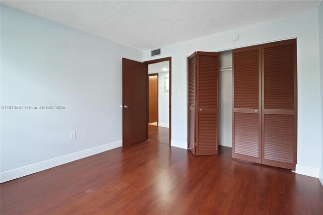 Building Photo - 13700 SW 62nd St