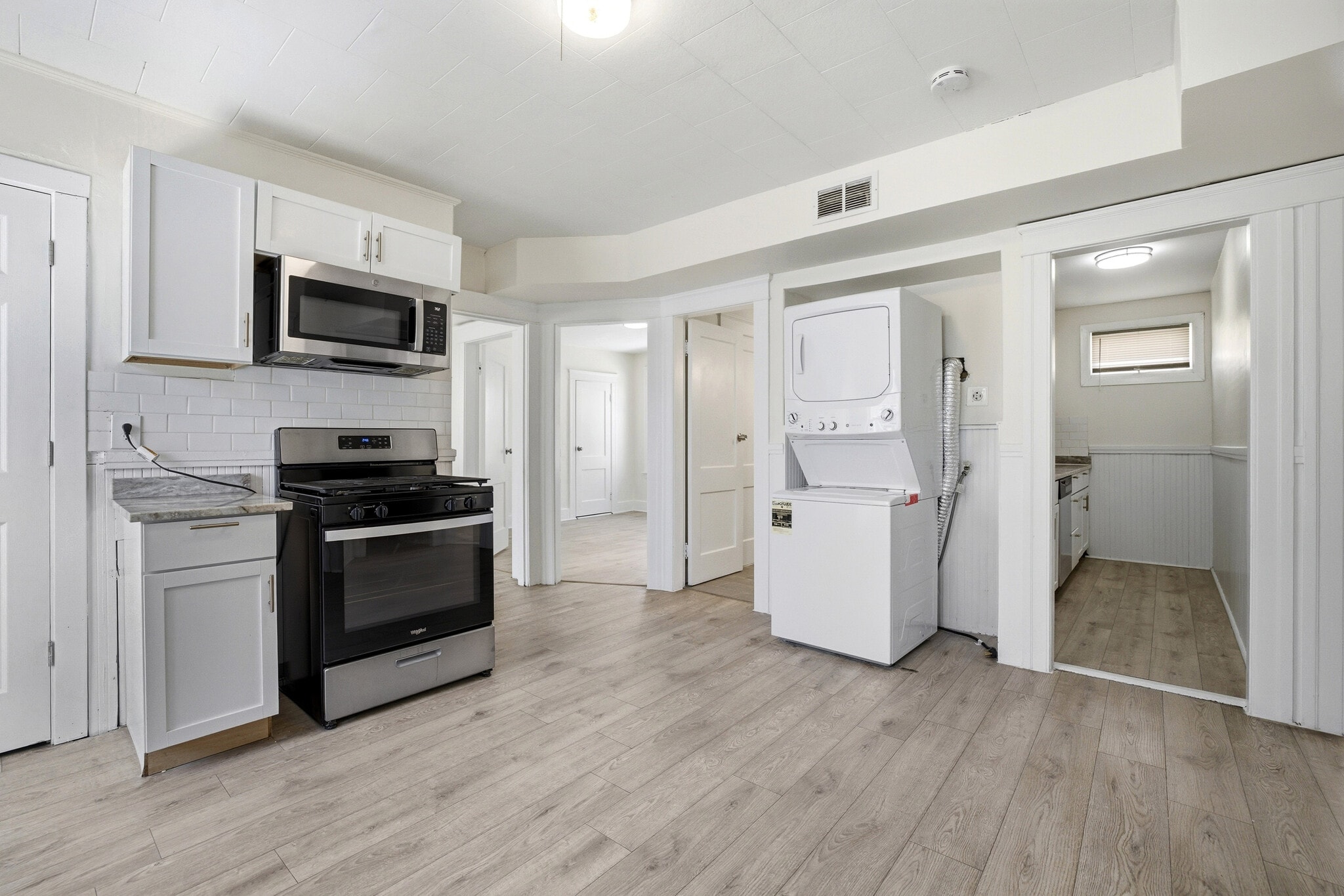 Building Photo - 12 Hillside St