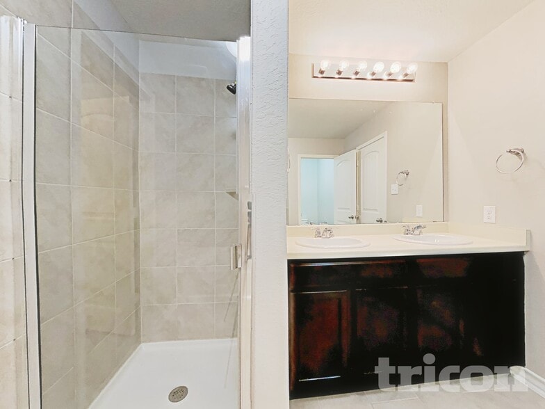 Building Photo - 15431 Cooks Petrel