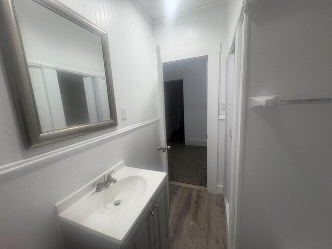 Building Photo - 2531 W Euclid St