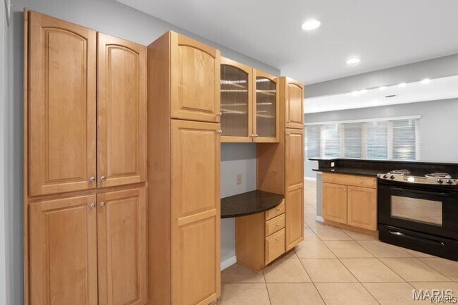 Building Photo - 8408 Louwen Dr