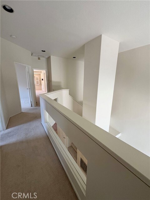 Building Photo - 2018 Villa Del Lago Dr