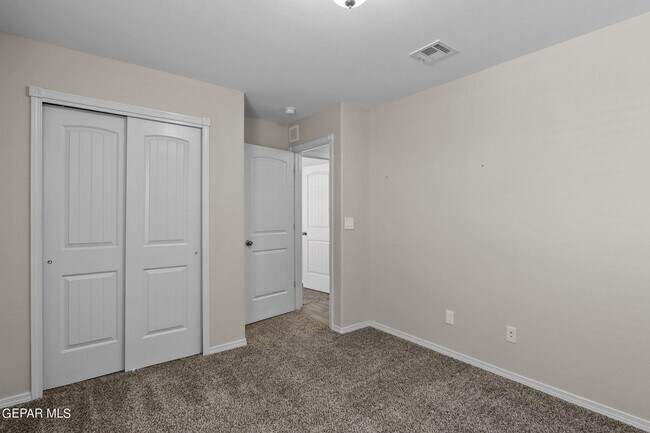 Building Photo - 947 Follifoot Pl