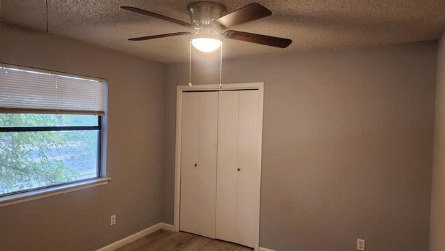 Building Photo - 2807 W Slaughter Ln