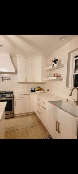 Building Photo - 6014 Hoover Ave