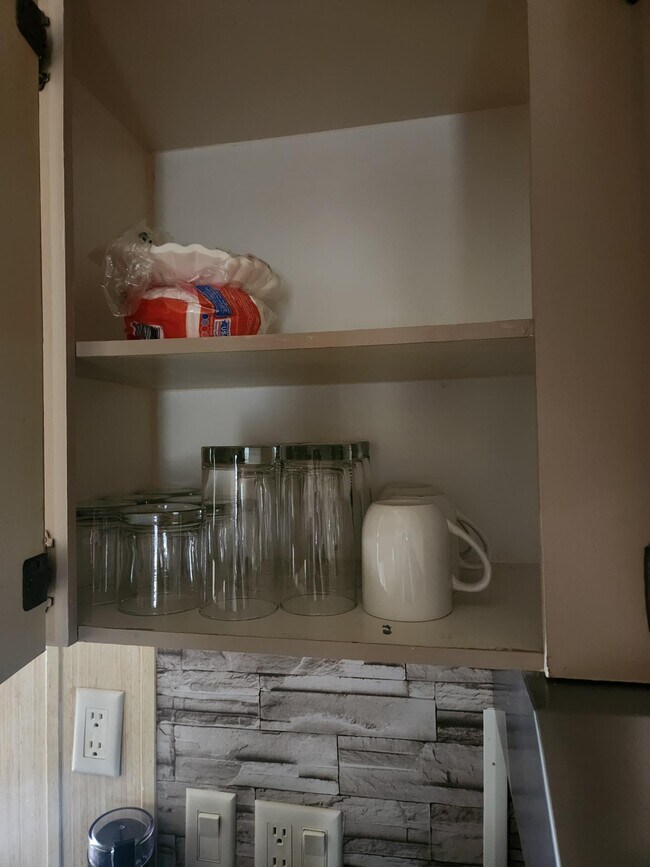 Building Photo - 2121 New Tampa Hwy