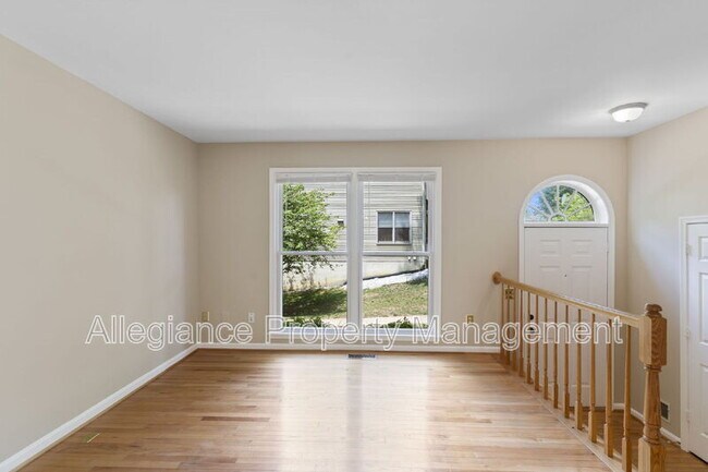 Building Photo - 8073 Morning Meadow Ct