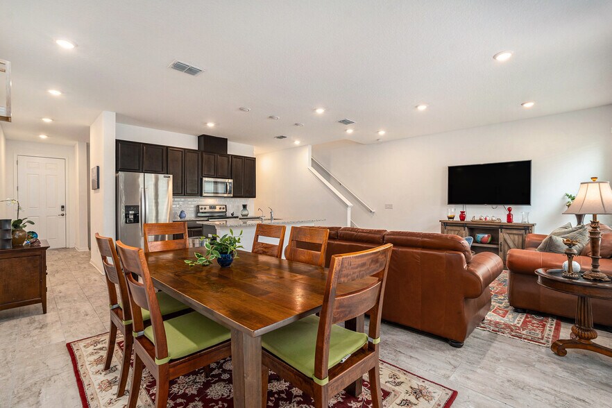 Building Photo - 1105 Lady Gouldian Ct