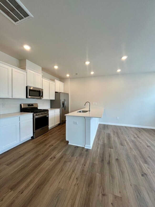 Building Photo - Brand New, 3 BR, 2.5 BA Townhome with Garage