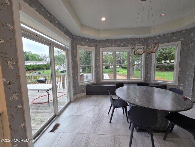 Building Photo - 475 Monmouth Pl