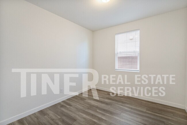 Building Photo - 8409 Stara St