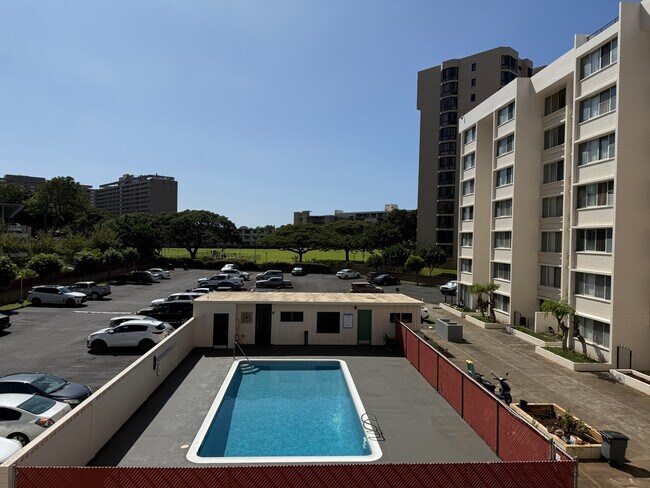 Building Photo - Likini West