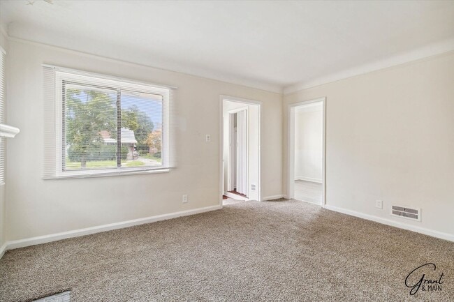 Building Photo - $1,300/month - 3 Bed 1 Bath in Detroit