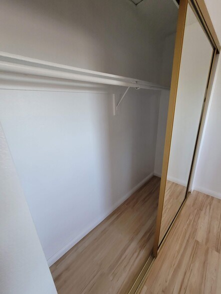 Building Photo - 10521 National Blvd