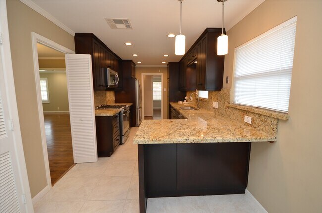 Building Photo - 4009 Nenana Dr