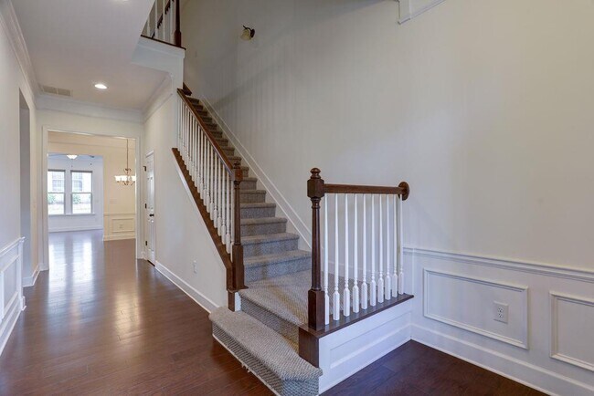 Building Photo - 104 Wellington Trce