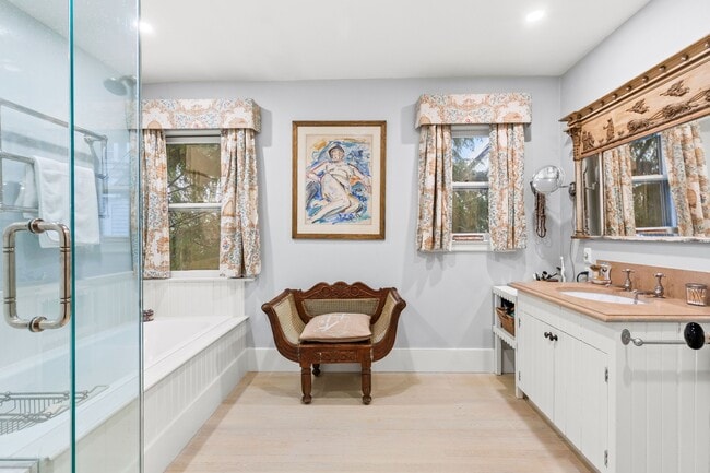 Building Photo - 13 Lockwood Ave