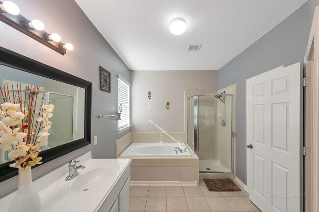 Building Photo - 16222 Wilmington Park Ln