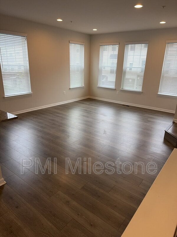 Building Photo - 13255 Dowdens Ridge Dr
