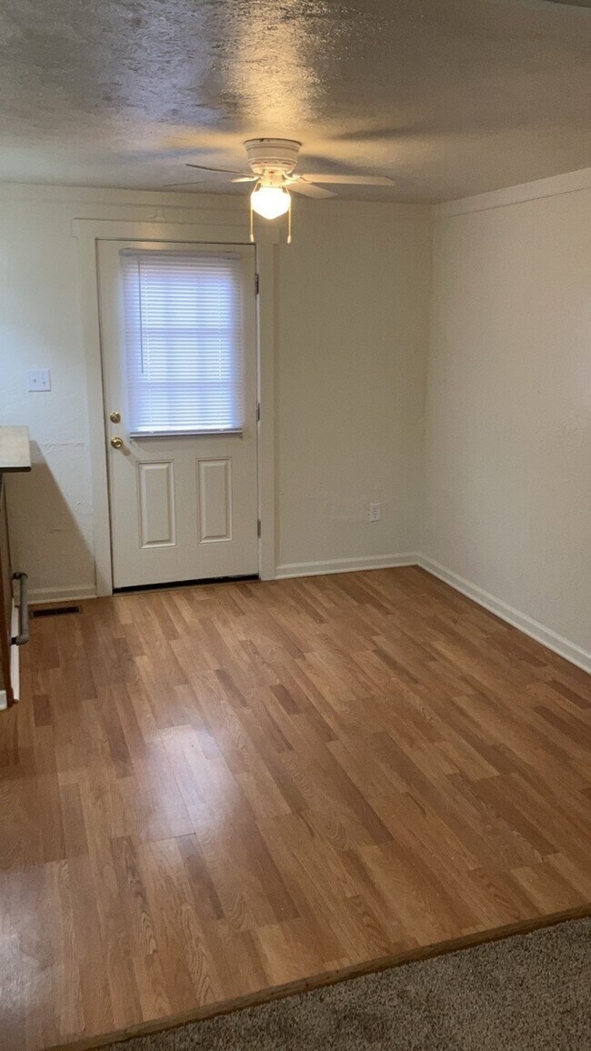 Building Photo - 105 Woodard Dr