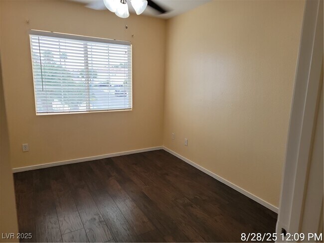 Building Photo - 818 Ribbon Grass Ave