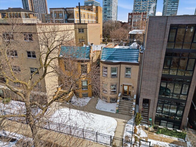 Building Photo - 5739 N Winthrop Ave