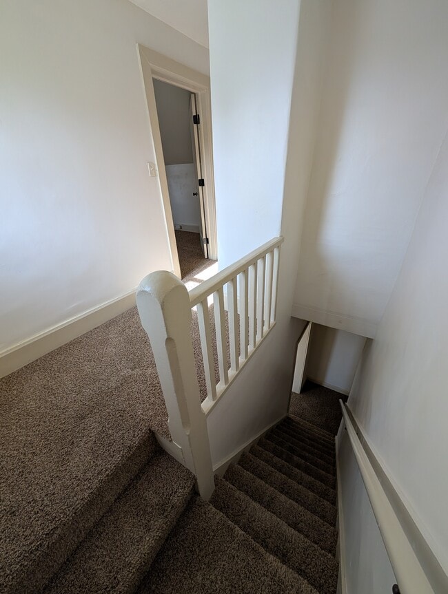 Building Photo - 207 E 100 N