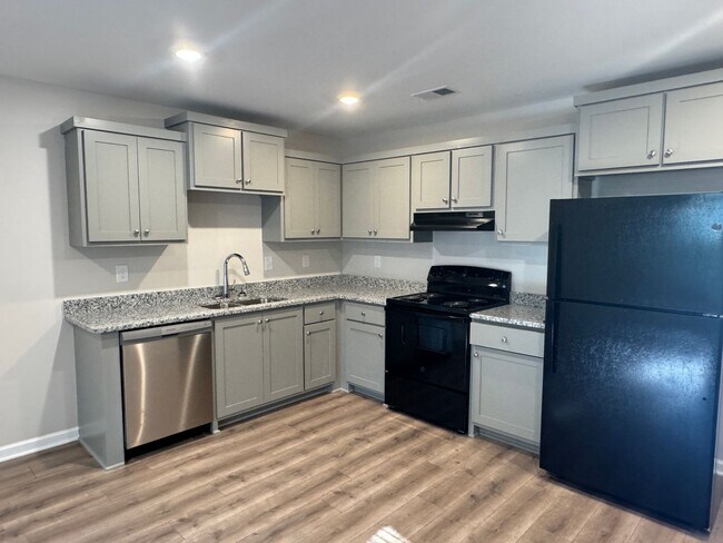 Building Photo - 203 Mountaindale Dr