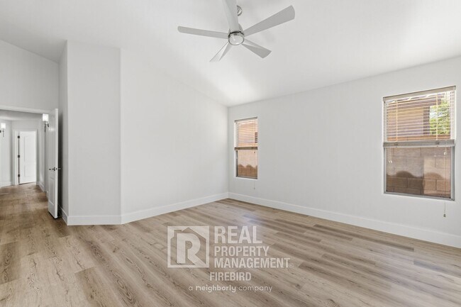 Building Photo - 2420 W Blue Sky Dr