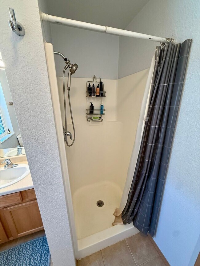 Building Photo - Pet-Friendly 2BR/2BA in Peaceful Canyon Creek Neighborhood