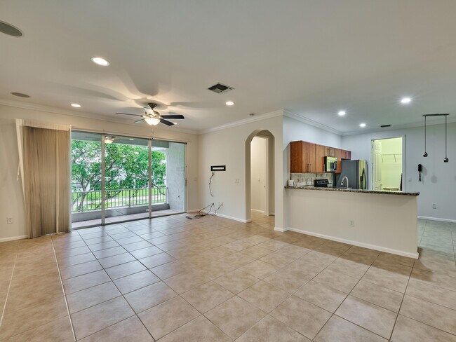 Building Photo - 6436 Bella Cir
