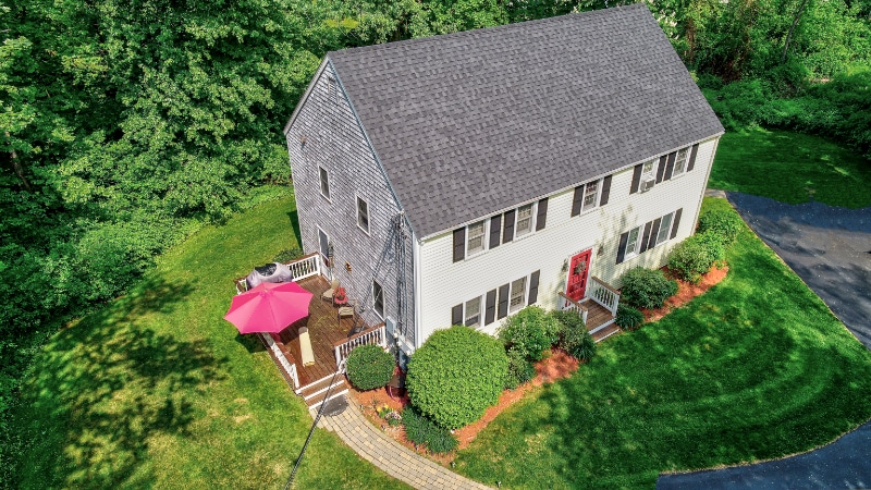 Building Photo - 671 Main St