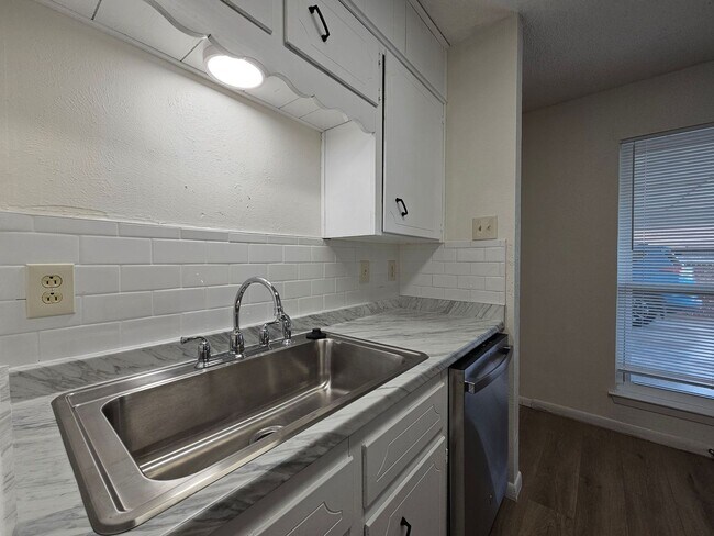 Building Photo - 2203 Wheeler Cir