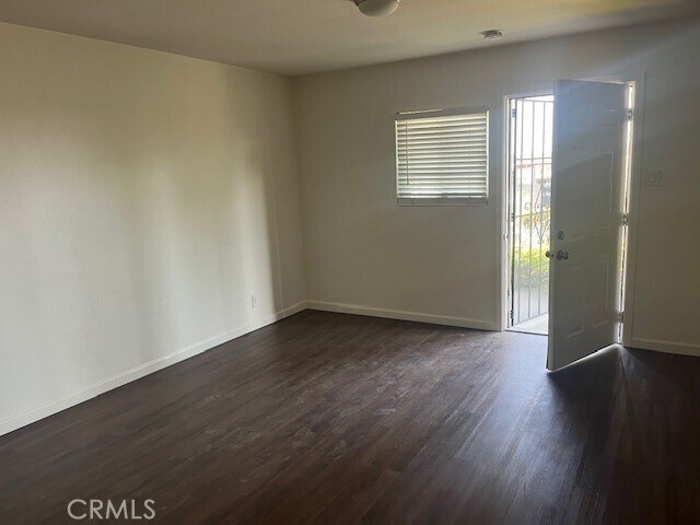 Building Photo - 36947 Melrose Dr