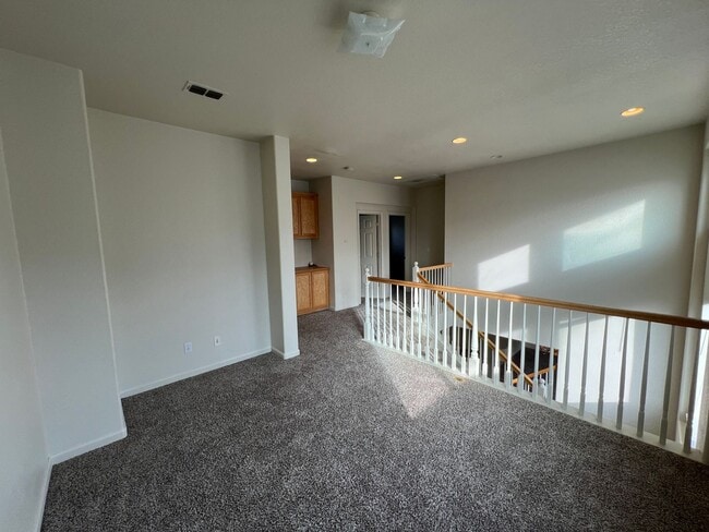 Building Photo - Large Two Story Crossroads Home!