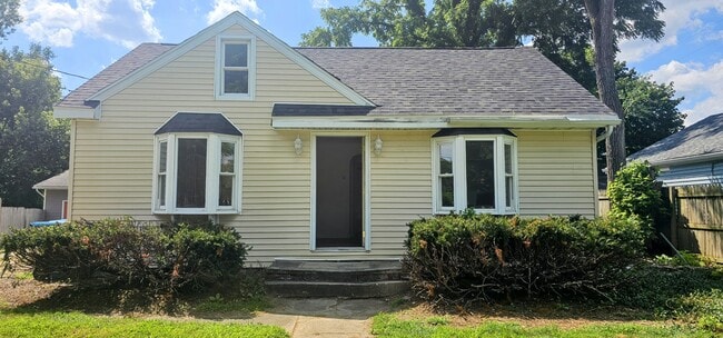 Building Photo - 1519 Baker Dr