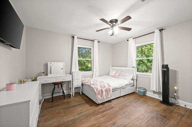 Building Photo - 23705 Walker South Rd