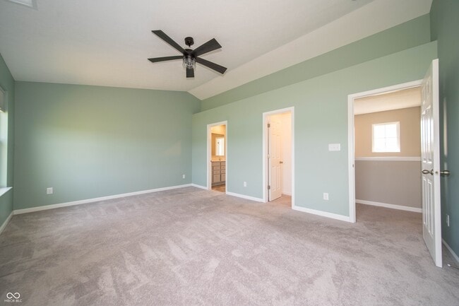Building Photo - 7062 English Oak Dr