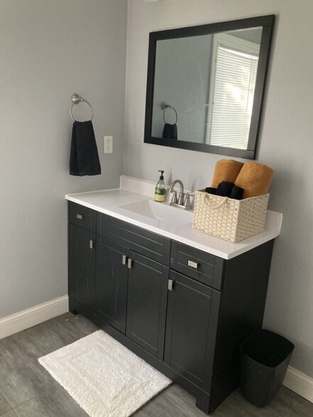 Building Photo - 1543 Little Norway Ave SE