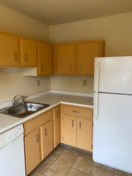 Building Photo - 552 Asbury Ridge