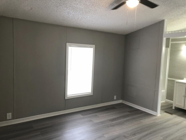 Building Photo - 295 E Wright St