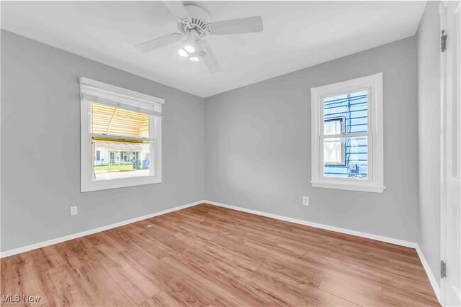 Building Photo - 13400 Sprecher Ave