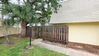 Building Photo - Tropic Villas North 2 bedroom 2 1/2 bath condo