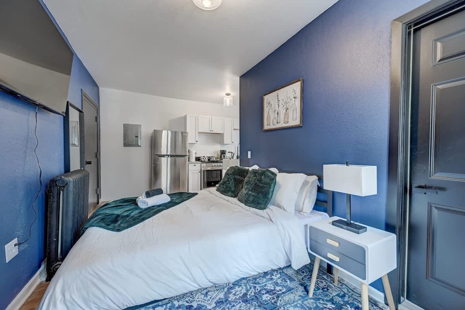 Building Photo - 1930 N Prospect Ave