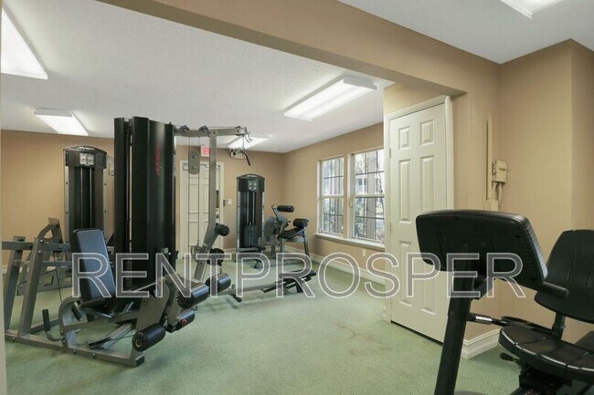 Building Photo - 3944 Versailles Dr